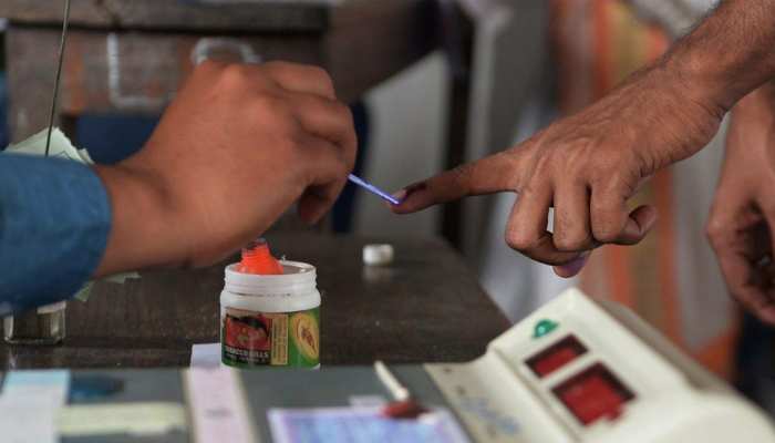 झारखंड चुनाव: चौथे चरण में 15 सीटों पर हुआ मतदान, 62.46 फीसदी हुई वोटिंग झारखंड चुनाव: चौथे चरण में 15 सीटों पर हुआ मतदान, 62.46 फीसदी हुई वोटिंग