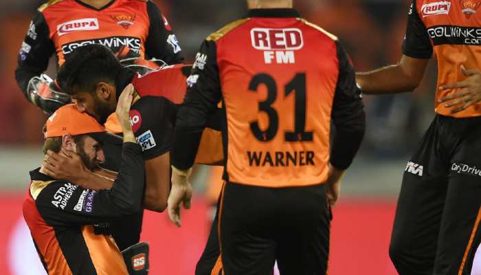 IPL 2020: इस बार युवाओं पर इनवेस्ट किया हैदराबाद ने, ये खास खिलाड़ी आए टीम में IPL 2020: इस बार युवाओं पर इनवेस्ट किया हैदराबाद ने, ये खास खिलाड़ी आए टीम में