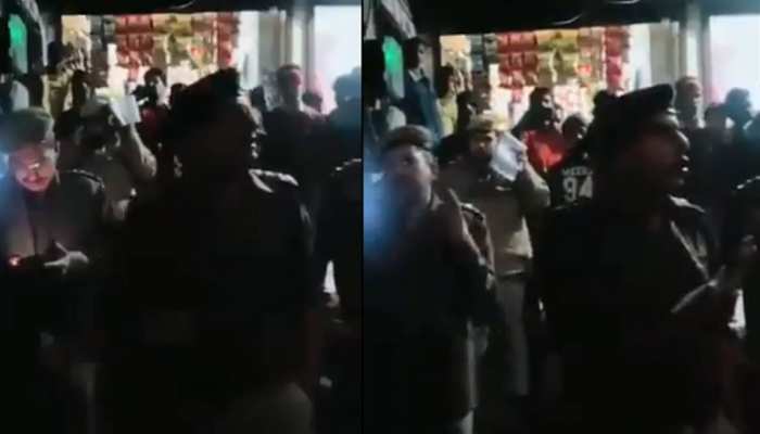 Fake है मुखर्जी नगर का वायरल हो रहा वीडियो, पुलिस ने बताई सच्चाई Fake है मुखर्जी नगर का वायरल हो रहा वीडियो, पुलिस ने बताई सच्चाई