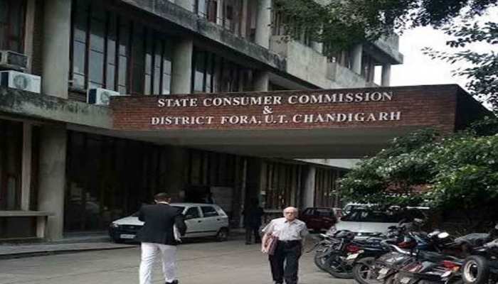 चंडीगढ़: PepsiCo पर लगा 5 लाख का जुर्माना, पेय पदार्थ की बोतल में निकला था कीड़ा चंडीगढ़: PepsiCo पर लगा 5 लाख का जुर्माना, पेय पदार्थ की बोतल में निकला था कीड़ा
