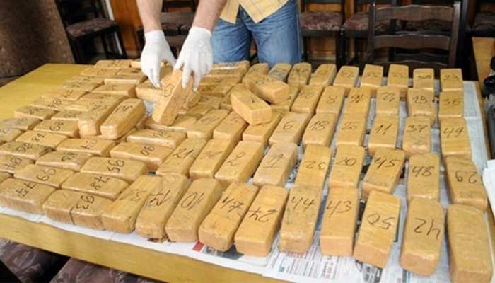 पाक से आई नमक की खेप में पकड़ी गई थी 532 किलो हेरोइन, NIA ने फाइल की चार्जशीट पाक से आई नमक की खेप में पकड़ी गई थी 532 किलो हेरोइन, NIA ने फाइल की चार्जशीट