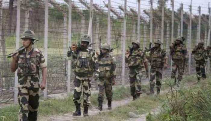 भारत-पाकिस्तान सीमा पर BSF जवानों को लगा बिजली का करंट, 1 की मौत 3 घायल भारत-पाकिस्तान सीमा पर BSF जवानों को लगा बिजली का करंट, 1 की मौत 3 घायल