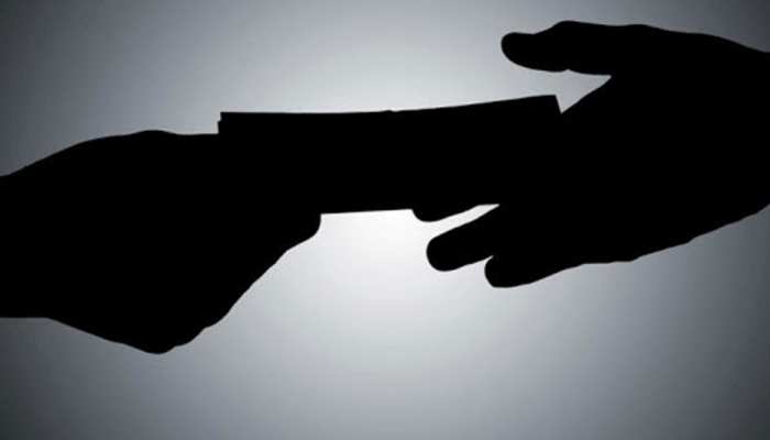 विजिलेंस ने रिश्वतखोरी मामले में एक साल के भीतर पकड़े 134 अधिकारी, विपक्ष खुश नहीं