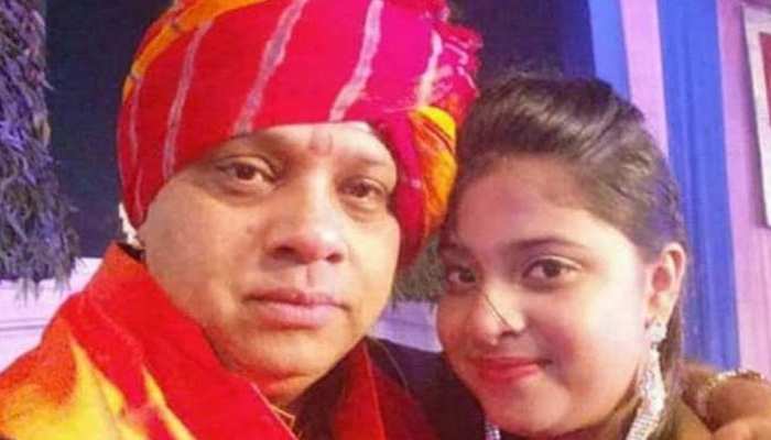 भजन गायक और परिवार हत्याकांड: जेल पहुंचा आरोपी, निशानदेही पर पुलिस ने बरामद की ये चीजें भजन गायक और परिवार हत्याकांड: जेल पहुंचा आरोपी, निशानदेही पर पुलिस ने बरामद की ये चीजें