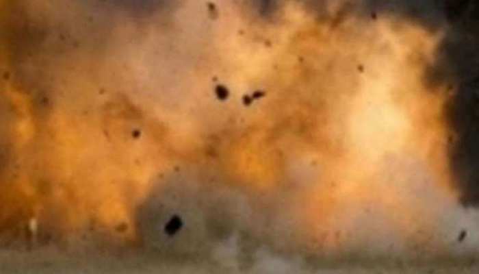वडोदरा में ऑक्सीजन कंपनी में ब्लास्ट, 5 की मौत, 15 घायल वडोदरा में ऑक्सीजन कंपनी में ब्लास्ट, 5 की मौत, 15 घायल