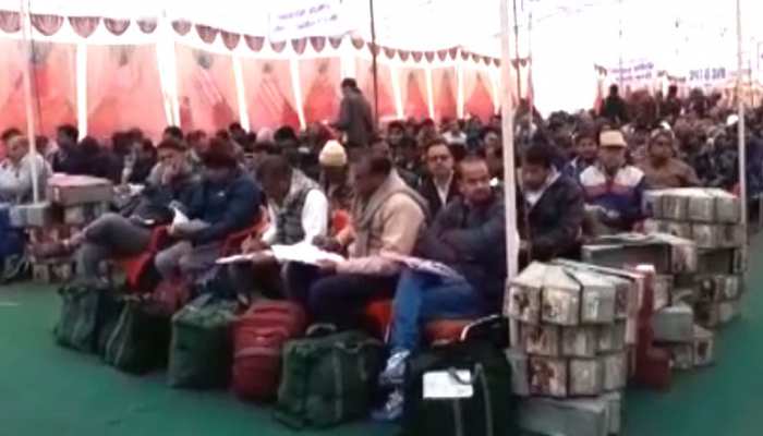 झालावाड़: पंचायत चुनाव के लिए पोलिंग पार्टी रवाना, 22 जनवरी को होनी है वोटिंग झालावाड़: पंचायत चुनाव के लिए पोलिंग पार्टी रवाना, 22 जनवरी को होनी है वोटिंग