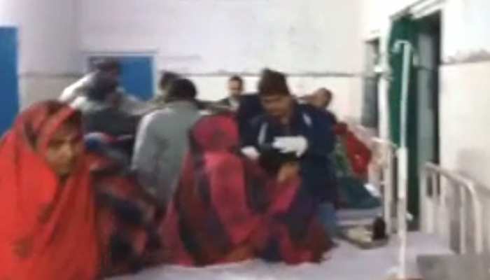 दौसा: आपस में भिड़ीं शादी समारोह से लौट रहीं दो बसें, 8 बाराती बुरी तरह घायल दौसा: आपस में भिड़ीं शादी समारोह से लौट रहीं दो बसें, 8 बाराती बुरी तरह घायल