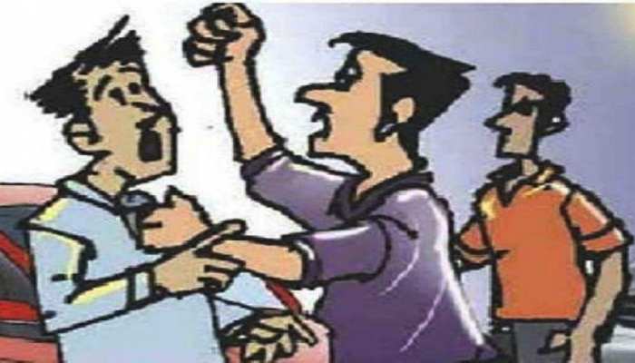 सहरसा: छिनौती के आरोप में लोगों ने शख्स को बुरी तरह पीटा, 2 गिरफ्तार सहरसा: छिनौती के आरोप में लोगों ने शख्स को बुरी तरह पीटा, 2 गिरफ्तार