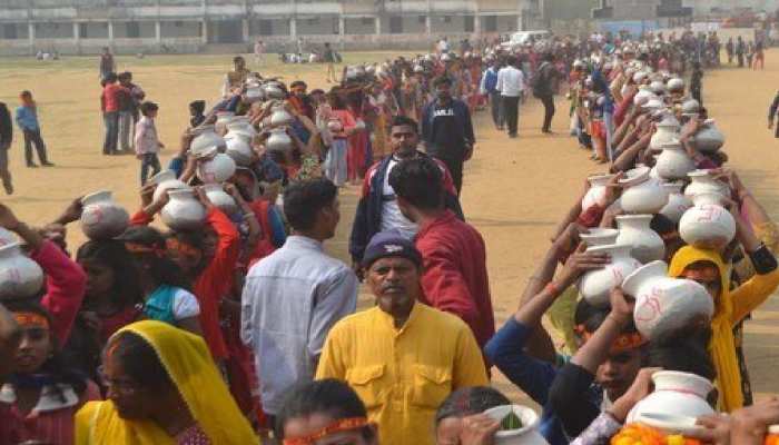 लखीसराय: किऊल महोत्सव का हुआ शानदार आगाज, कुंआरी कन्याओं ने निकाली कलश यात्रा लखीसराय: किऊल महोत्सव का हुआ शानदार आगाज, कुंआरी कन्याओं ने निकाली कलश यात्रा