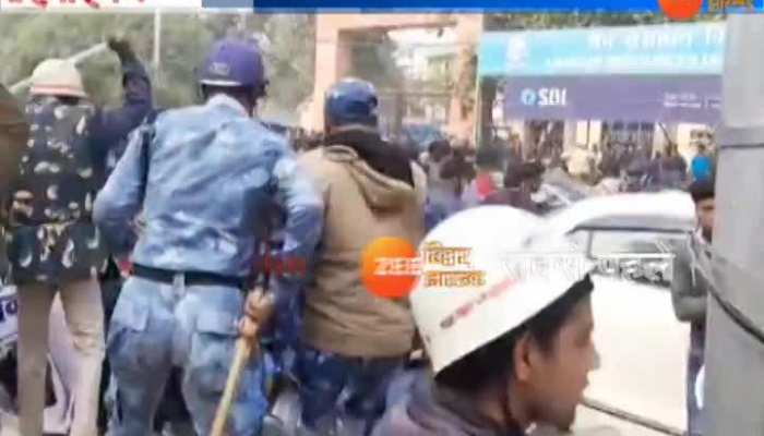 Patna: Lathi charge on employees of electricity department