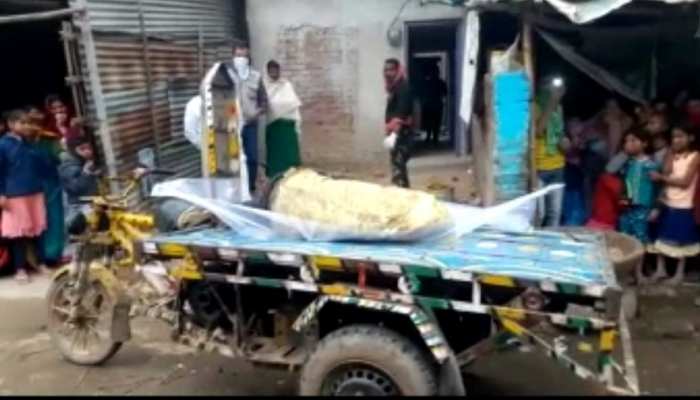 बिहार: बंद बोरे में मिला अधेड़ शख्स का शव, मौत की गुत्थी सुलझाने में जुटी पुलिस बिहार: बंद बोरे में मिला अधेड़ शख्स का शव, मौत की गुत्थी सुलझाने में जुटी पुलिस