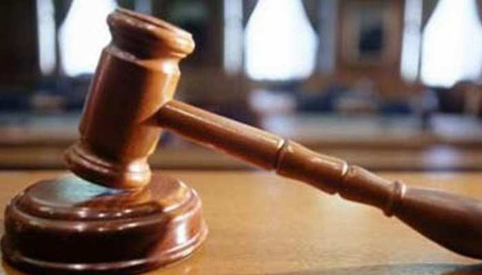 UP: इस सपा विधायक के खिलाफ कोर्ट ने जारी किया अरेस्ट वारंट, जानिए क्या है मामला UP: इस सपा विधायक के खिलाफ कोर्ट ने जारी किया अरेस्ट वारंट, जानिए क्या है मामला