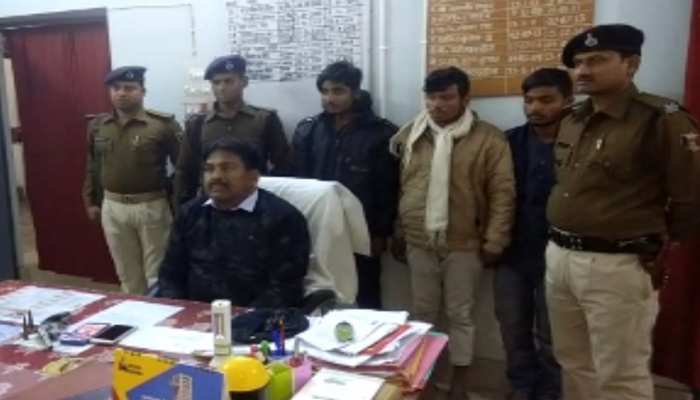 बिहार: चेकिंग के दौरान तीन युवक गिरफ्तार, देसी कट्टा, 2 जिंदा कारतूस बरामद बिहार: चेकिंग के दौरान तीन युवक गिरफ्तार, देसी कट्टा, 2 जिंदा कारतूस बरामद