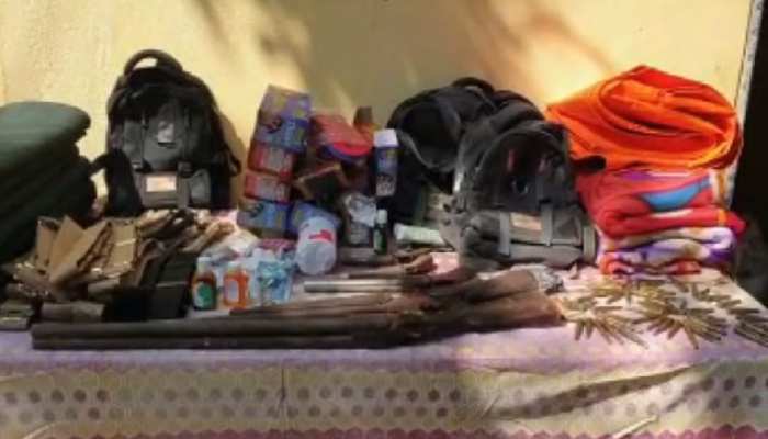 मुंगेर में नक्सलियों पर कसी जा रही नकेल, छापेमारी में पुलिस को बरामद हुए... मुंगेर में नक्सलियों पर कसी जा रही नकेल, छापेमारी में पुलिस को बरामद हुए...