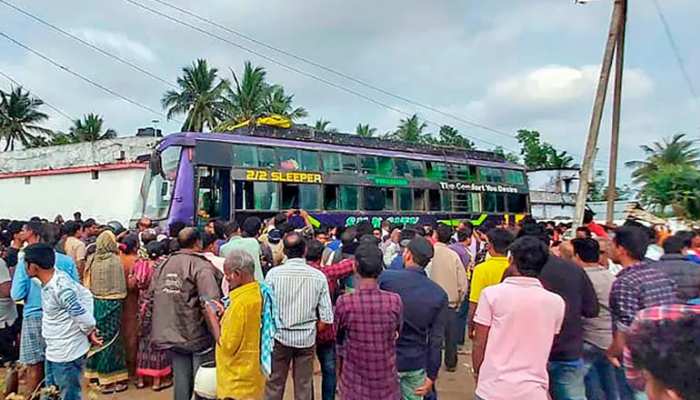 ବସ ଦୁର୍ଘଟଣା: କନିଷ୍ଠ ଯନ୍ତ୍ରୀ ଓ ଏସଡ଼ିଓ ନିଲମ୍ବିତ ବସ ଦୁର୍ଘଟଣା: କନିଷ୍ଠ ଯନ୍ତ୍ରୀ ଓ ଏସଡ଼ିଓ ନିଲମ୍ବିତ