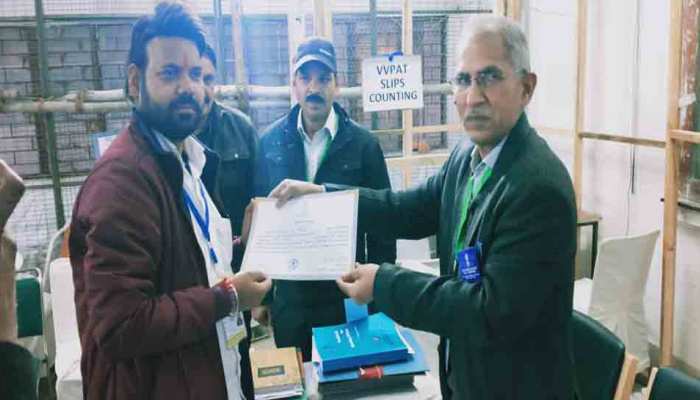 दिल्ली: पंक्चर लगाने वाले का बेटा इस पॉश इलाके से दूसरी बार बना MLA, पहले से भी ज्यादा मिले वोट दिल्ली: पंक्चर लगाने वाले का बेटा इस पॉश इलाके से दूसरी बार बना MLA, पहले से भी ज्यादा मिले वोट