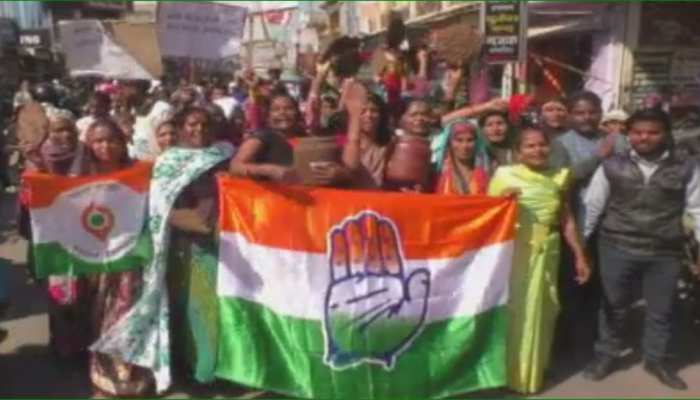 भरतपुर: गैस सिलेंडर के बढ़े दामों को लेकर महिला कांग्रेस ने निकाली विरोध रैली भरतपुर: गैस सिलेंडर के बढ़े दामों को लेकर महिला कांग्रेस ने निकाली विरोध रैली