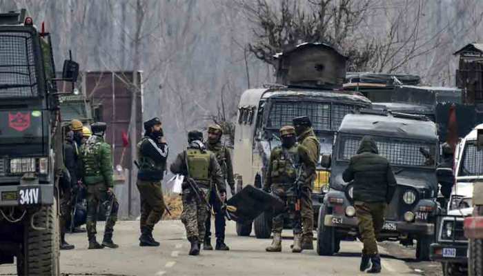 पुलवामा हमले को हुए 1 साल, अब तक इस शहीद के परिवार को नहीं मिली सरकारी मदद पुलवामा हमले को हुए 1 साल, अब तक इस शहीद के परिवार को नहीं मिली सरकारी मदद