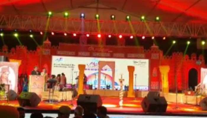 'संस्कृति के रंग ताज के संग' थीम के साथ हुआ 29 वें ताज महोत्सव का आगाज 'संस्कृति के रंग ताज के संग' थीम के साथ हुआ 29 वें ताज महोत्सव का आगाज