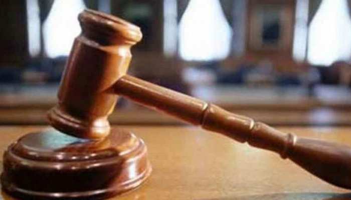 पाकिस्तान : नाबालिग हिंदू लड़की की शादी अमान्य, 'पति' समेत 7 पर मामला दर्ज पाकिस्तान : नाबालिग हिंदू लड़की की शादी अमान्य, 'पति' समेत 7 पर मामला दर्ज