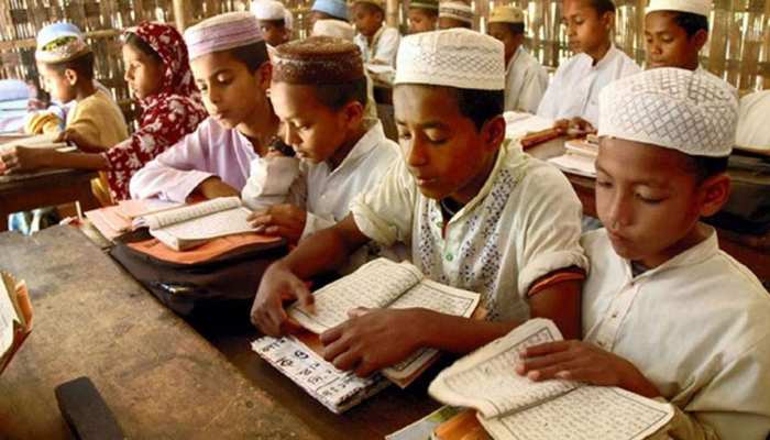पश्चिम बंगाल के मदरसों में बढ़ रही है हिंदू छात्रों की संख्या, जानिए क्या है कारण पश्चिम बंगाल के मदरसों में बढ़ रही है हिंदू छात्रों की संख्या, जानिए क्या है कारण
