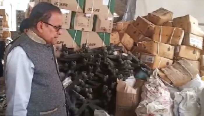 बिहार के लिए मुसीबत बने चूहे, पहले गटक ली थी शराब, अब कर दिया उससे भी बड़ा कांड! बिहार के लिए मुसीबत बने चूहे, पहले गटक ली थी शराब, अब कर दिया उससे भी बड़ा कांड!