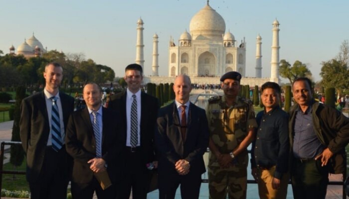 अगर वीकेंड पर जा रहे हैं ताजमहल देखने तो ये खबर जरूर पढ़ लें अगर वीकेंड पर जा रहे हैं ताजमहल देखने तो ये खबर जरूर पढ़ लें