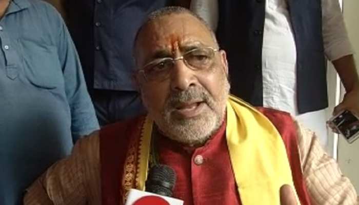 ओवैसी के साथ कांग्रेस-RJD से गिरिराज ने पूछा- क्या आप भारत को पाकिस्तान बनाना चाहते हैं ओवैसी के साथ कांग्रेस-RJD से गिरिराज ने पूछा- क्या आप भारत को पाकिस्तान बनाना चाहते हैं