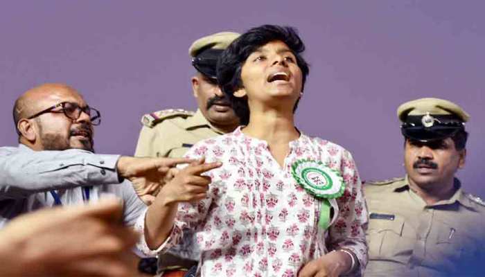 कर्नाटक: मुख्यमंत्री येदियुरप्पा ने कहा, 'अमूल्या का था नक्सलियों से संपर्क' कर्नाटक: मुख्यमंत्री येदियुरप्पा ने कहा, 'अमूल्या का था नक्सलियों से संपर्क'