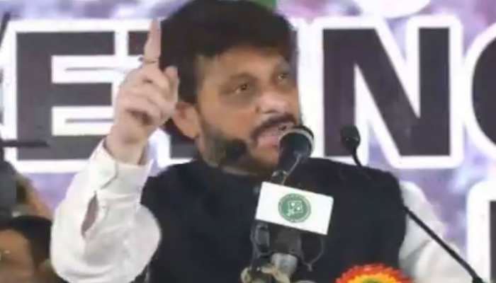 बिहार: AIMIM नेता वारिश पठान के बयान से उखड़ी पार्टियां, RJD बोली- जनता सिखाएगी सबक बिहार: AIMIM नेता वारिश पठान के बयान से उखड़ी पार्टियां, RJD बोली- जनता सिखाएगी सबक