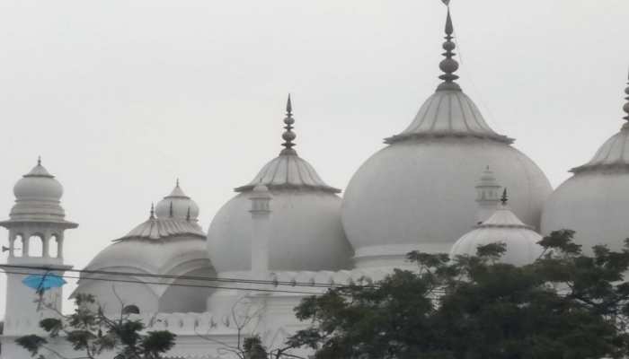 मुल्क की ही नहीं एशिया की भी सबसे ज़्यादा महंगी है यह मस्जिद मुल्क की ही नहीं एशिया की भी सबसे ज़्यादा महंगी है यह मस्जिद