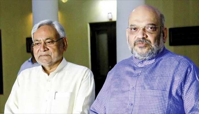 बिहार में चुनाव की आहट, जनहित की योजनाओं का ऐलान कर रहे सीएम नीतीश बिहार में चुनाव की आहट, जनहित की योजनाओं का ऐलान कर रहे सीएम नीतीश