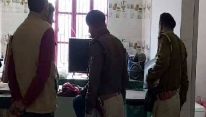 कटिहार: चर्चित दंपत्ति आत्महत्या मामले में नया खुलासा, सुसाइड नोट में मिले अहम सुराग कटिहार: चर्चित दंपत्ति आत्महत्या मामले में नया खुलासा, सुसाइड नोट में मिले अहम सुराग