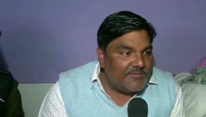 Delhi Violence: आम आदमी पार्टी के पार्षद ताहिर हुसैन पर FIR, हत्या का केस हुआ दर्ज Delhi Violence: आम आदमी पार्टी के पार्षद ताहिर हुसैन पर FIR, हत्या का केस हुआ दर्ज