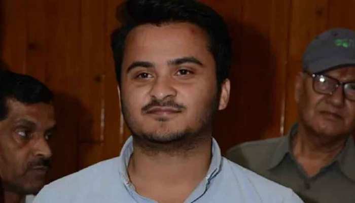 UP: आजम खान के बेटे अब्दुल्लाह अब नहीं रहे विधायक, विधानसभा से सदस्यता रद्द UP: आजम खान के बेटे अब्दुल्लाह अब नहीं रहे विधायक, विधानसभा से सदस्यता रद्द