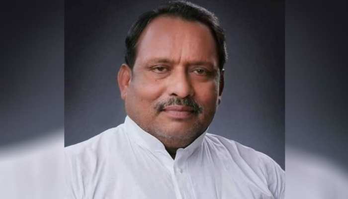 बिहार: JDU सांसद बैद्यनाथ महतो का निधन, नीतीश कुमार ने जताया शोक बिहार: JDU सांसद बैद्यनाथ महतो का निधन, नीतीश कुमार ने जताया शोक