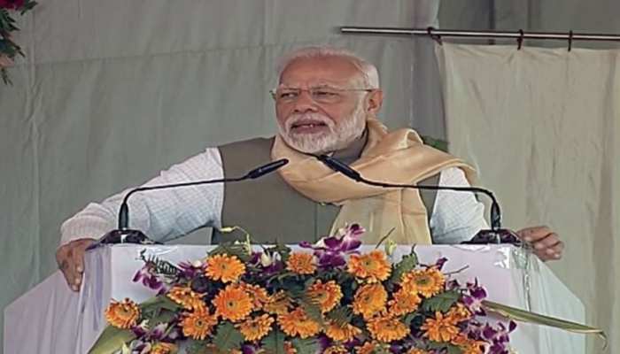 चित्रकूट में बोले PM मोदी- ''पहले बुंदेलखंड के लिए सिर्फ पैकेज घोषित होते थे, अब पाई-पाई मिलता है'' चित्रकूट में बोले PM मोदी- ''पहले बुंदेलखंड के लिए सिर्फ पैकेज घोषित होते थे, अब पाई-पाई मिलता है''