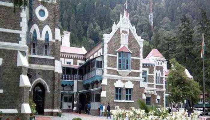 नैनीताल HC ने सार्वजनिक और सरकारी जमीन पर बने अवैध धार्मिक स्थलों को हटाने के दिए आदेश नैनीताल HC ने सार्वजनिक और सरकारी जमीन पर बने अवैध धार्मिक स्थलों को हटाने के दिए आदेश
