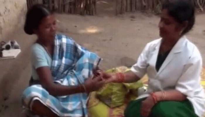 Women's Day Special: पिछले 32 वर्षों से नक्लसियों के गढ़ दंतेवाड़ा में स्वास्थ्य सेवाएं पहुंचा रहीं 'डॉ मौसी' Women's Day Special: पिछले 32 वर्षों से नक्लसियों के गढ़ दंतेवाड़ा में स्वास्थ्य सेवाएं पहुंचा रहीं 'डॉ मौसी'
