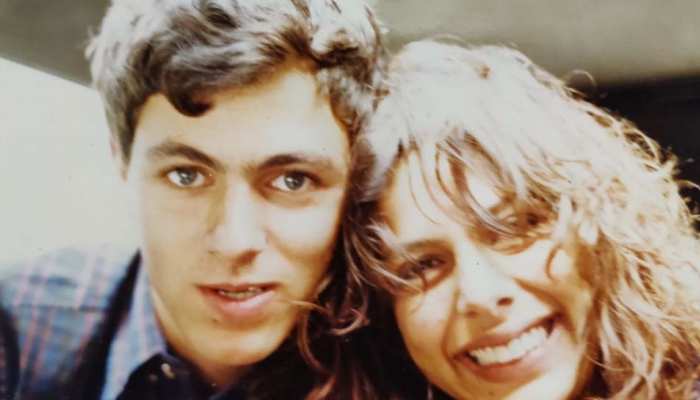 उमर अब्दुल्ला के साथ फोटो शेयर करके पूजा बेदी हो गई ट्रोल, लोगों ने सुनाई खरी-खरी