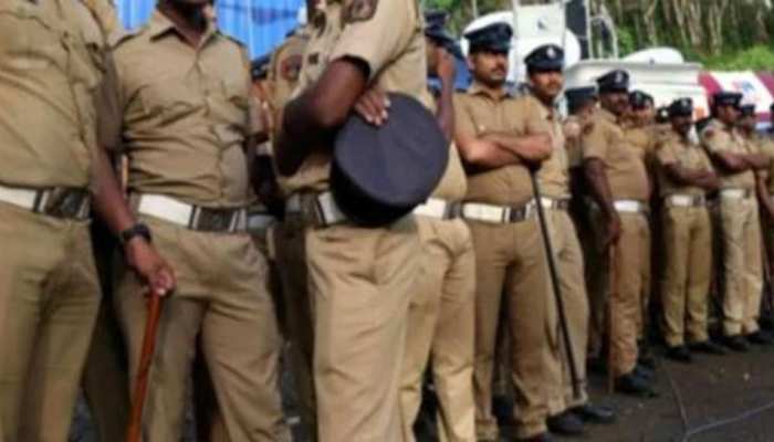 उत्तर प्रदेश में उजागर हुआ एक और होमगार्ड घोटाला, ड्यूटी किए बिना ही लेते थे सैलरी उत्तर प्रदेश में उजागर हुआ एक और होमगार्ड घोटाला, ड्यूटी किए बिना ही लेते थे सैलरी