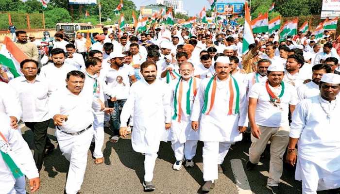 अपने ही विधायकों से क्यों डरती है कांग्रेस, गुजरात विधायकों के ईमान पर शक अपने ही विधायकों से क्यों डरती है कांग्रेस, गुजरात विधायकों के ईमान पर शक