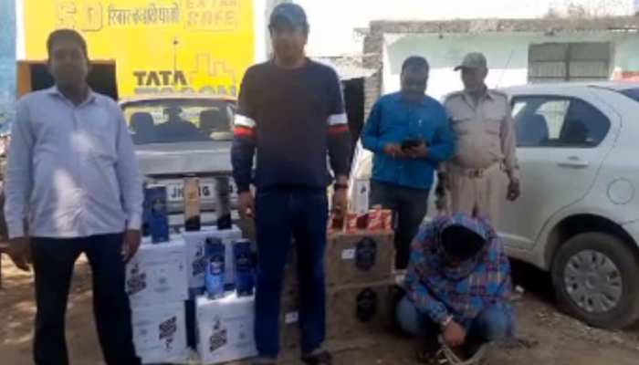 आबकारी विभाग ने 17 पेटी अंग्रेजी शराब की जब्त, 1 तस्कर गिरफ्तार आबकारी विभाग ने 17 पेटी अंग्रेजी शराब की जब्त, 1 तस्कर गिरफ्तार