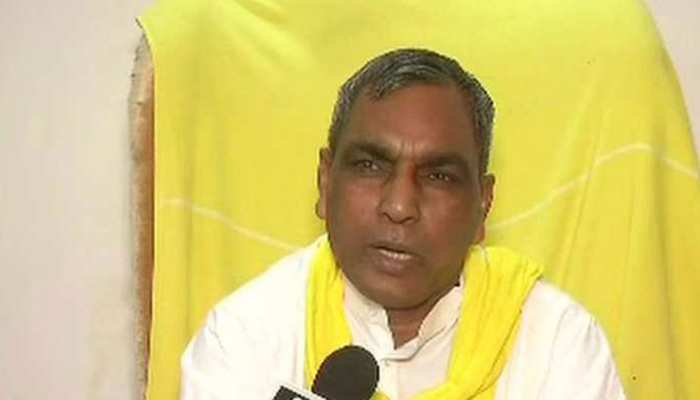 योगी सरकार में मंत्री रहे ओपी राजभर का बयान- भारत में कोरोना लेकर आए ट्रंप योगी सरकार में मंत्री रहे ओपी राजभर का बयान- भारत में कोरोना लेकर आए ट्रंप