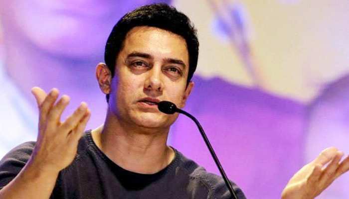 2015 में दिए बयान पर घिर सकते हैं आमिर खान, हिंदुस्तान को लेकर कही थी ये बात 2015 में दिए बयान पर घिर सकते हैं आमिर खान, हिंदुस्तान को लेकर कही थी ये बात