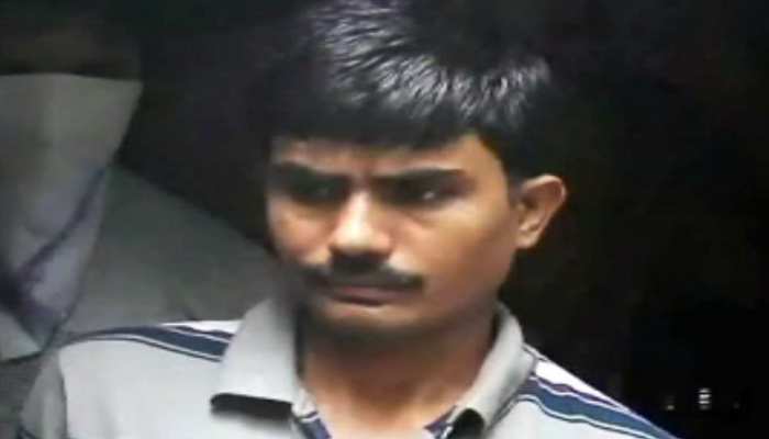 तलाक की सुनवाई में नहीं आई निर्भया कांड के दोषी अक्षय ठाकुर की पत्नी, मिली दूसरी तारीख तलाक की सुनवाई में नहीं आई निर्भया कांड के दोषी अक्षय ठाकुर की पत्नी, मिली दूसरी तारीख