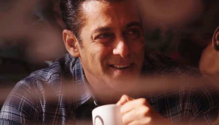 Salman Khan खाली समय में कर रहे हैं ये काम, वीडियो देखकर फैंस बोले 'WOW' Salman Khan खाली समय में कर रहे हैं ये काम, वीडियो देखकर फैंस बोले 'WOW'