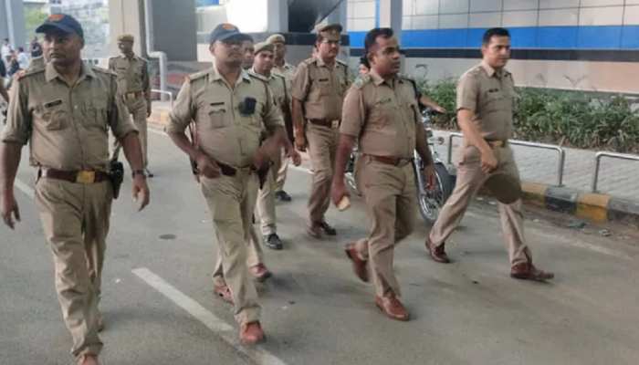 लॉकडाउन का उल्लंघन किया तो भुगतना पड़ेगा खामियाजा, NOIDA पुलिस कमिश्नर ने दिए आदेश लॉकडाउन का उल्लंघन किया तो भुगतना पड़ेगा खामियाजा, NOIDA पुलिस कमिश्नर ने दिए आदेश
