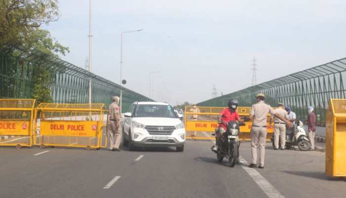 कर्फ्यू में बाहर निकलने वालों पर दिल्ली पुलिस सख्त, एक दिन में दर्ज की 183 एफआईआर कर्फ्यू में बाहर निकलने वालों पर दिल्ली पुलिस सख्त, एक दिन में दर्ज की 183 एफआईआर
