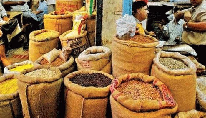 कोटा प्रशासन के लिए चुनौती बना राशन का स्टॉक, लोग घरों में कर रहे जमा कोटा प्रशासन के लिए चुनौती बना राशन का स्टॉक, लोग घरों में कर रहे जमा